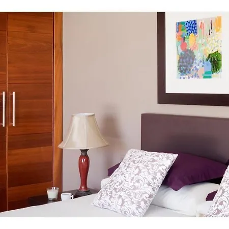 Puerto Del Carmen Sleeps 7 With Pool And Air Con ヴィラ プエルト・デル・カルメン